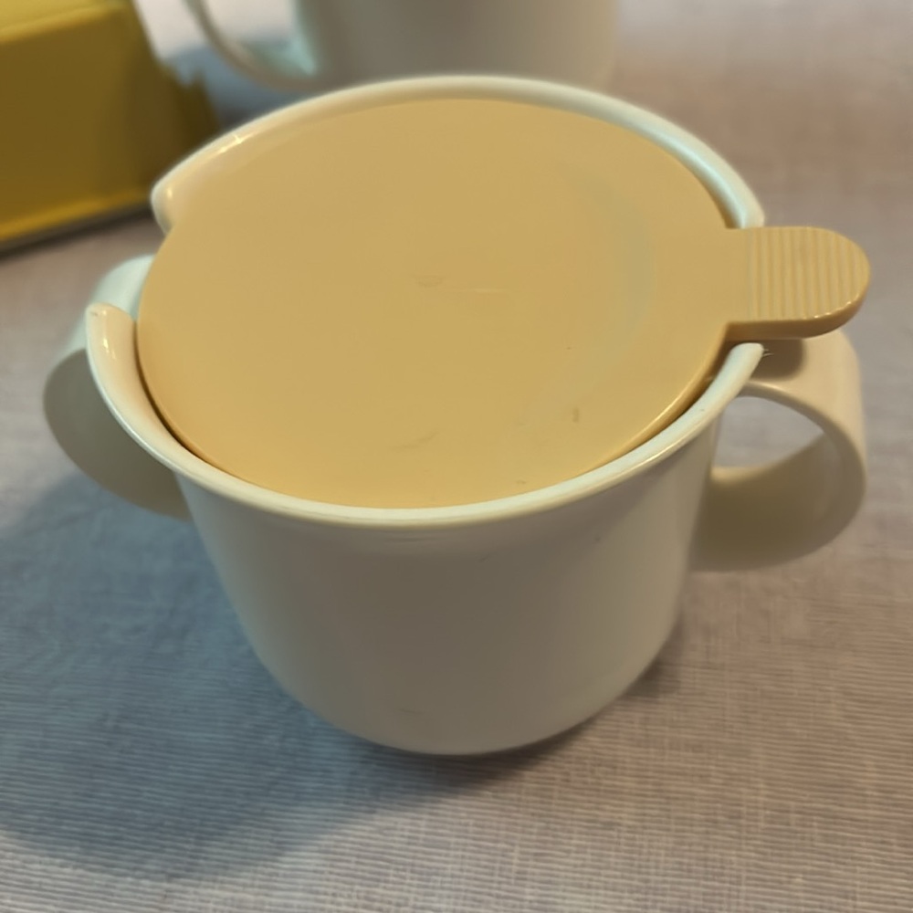 Tupperware set - Picture 6 of 7